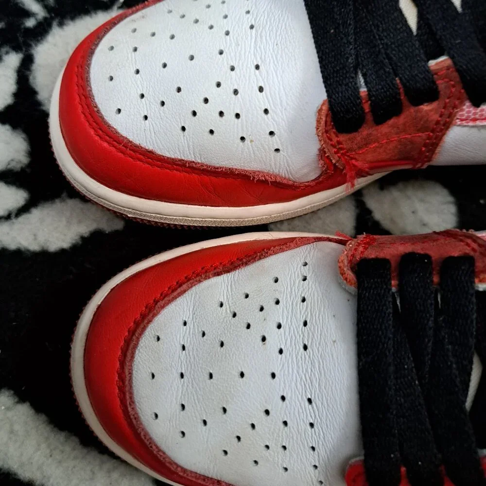 %Size 4Y Nike Air Jordan 1 High OG Spider-Man Spider Verse AJ1